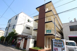 岡住マンションの物件外観写真